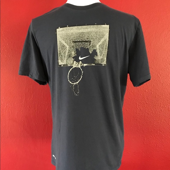 Navy blue Nike basketball graphic t-shirt Sz. M - Picture 2 of 8